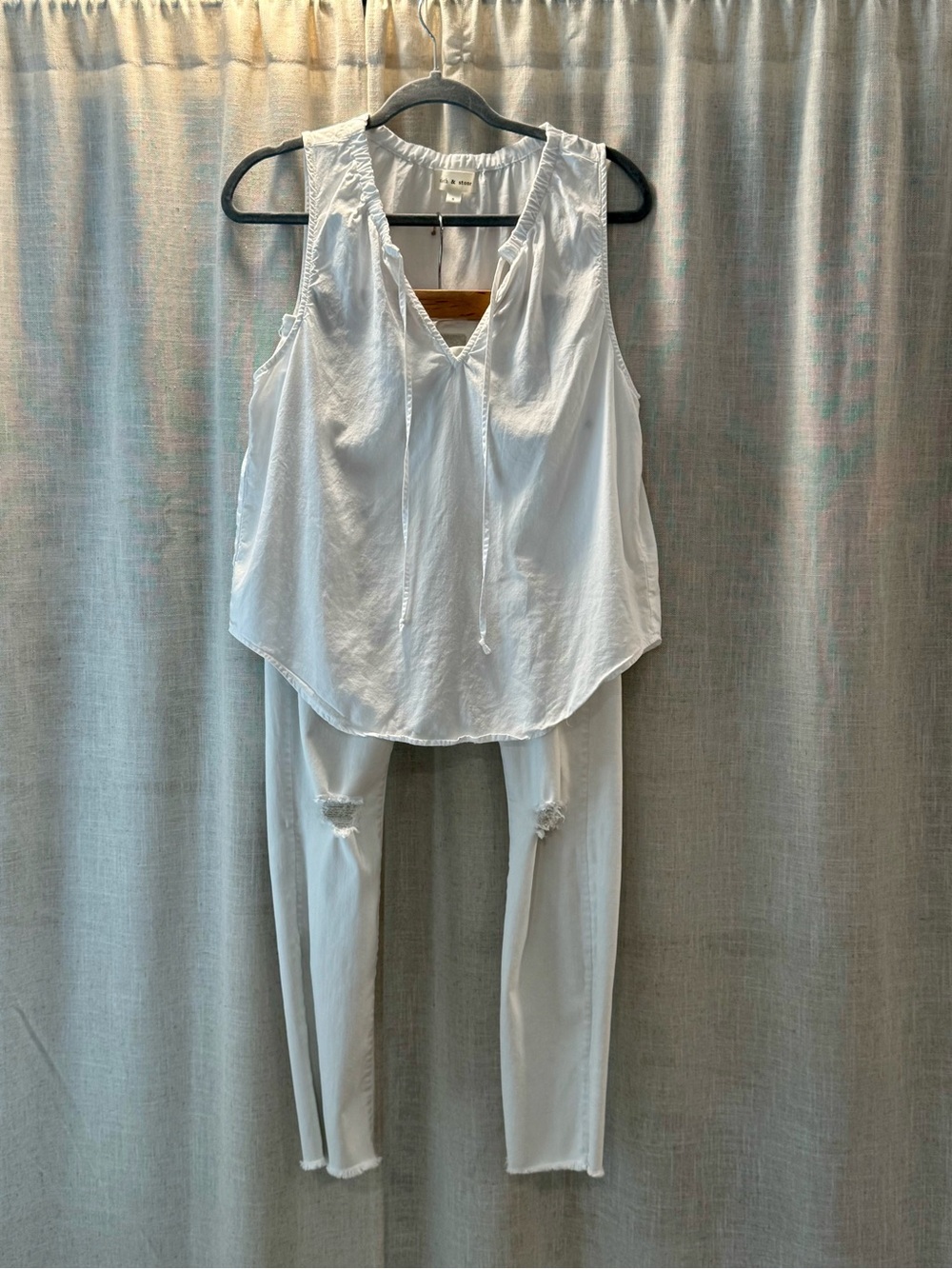 cloth & stone x Anthropologie white sleeveless peasant V neck top with front tie